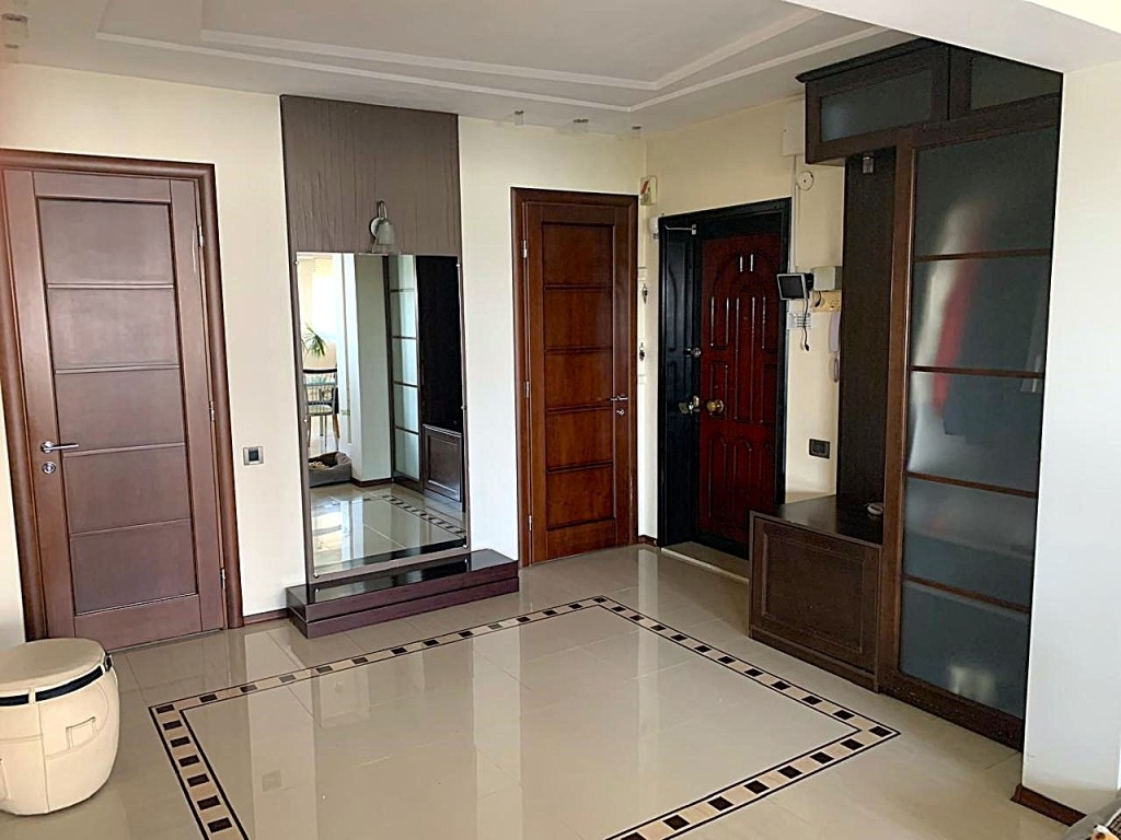 продажа многокомнатной квартиры номер A-174376 в Приморском районе, фото номер 18